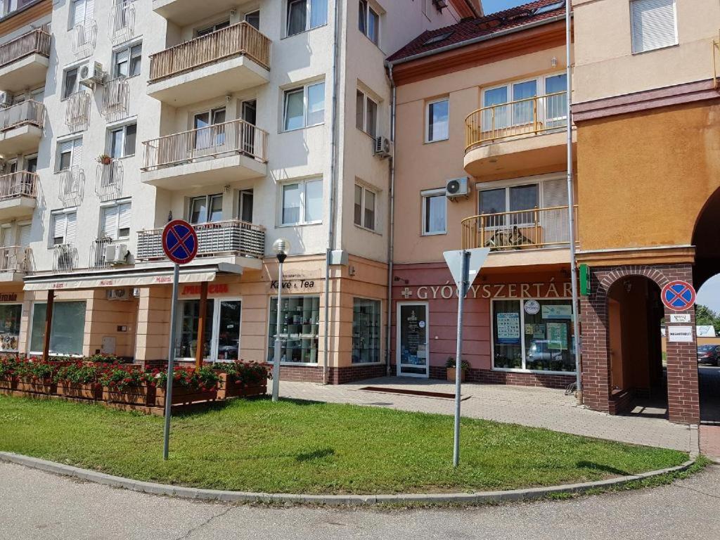 Fueredi Apartman Debrecen Exterior photo